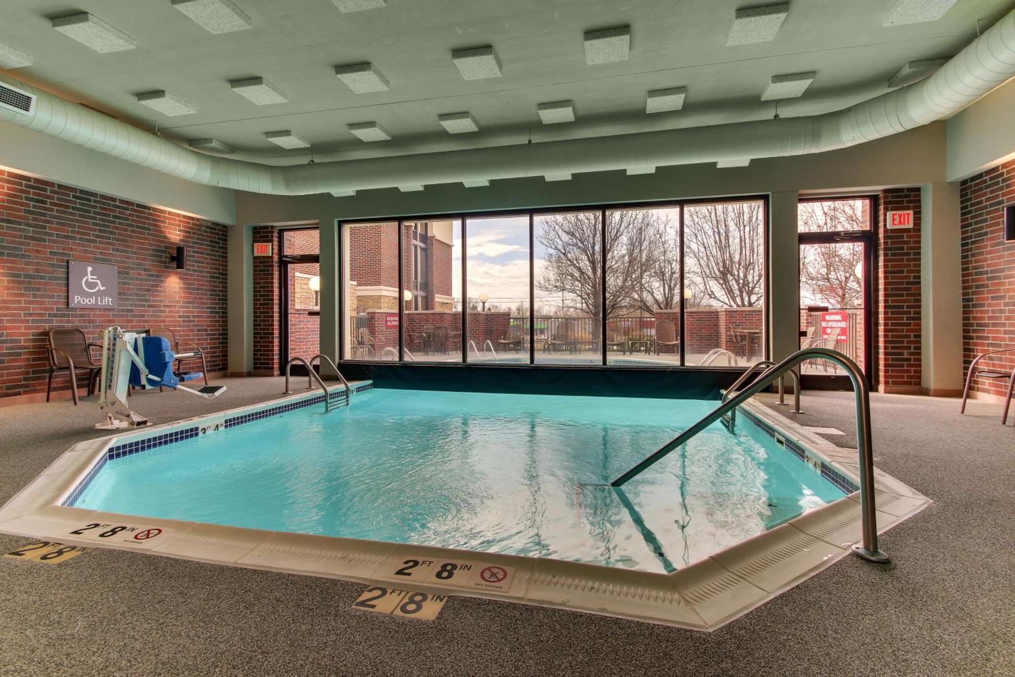 Drury Inn & Suites Поплар Блъф Екстериор снимка