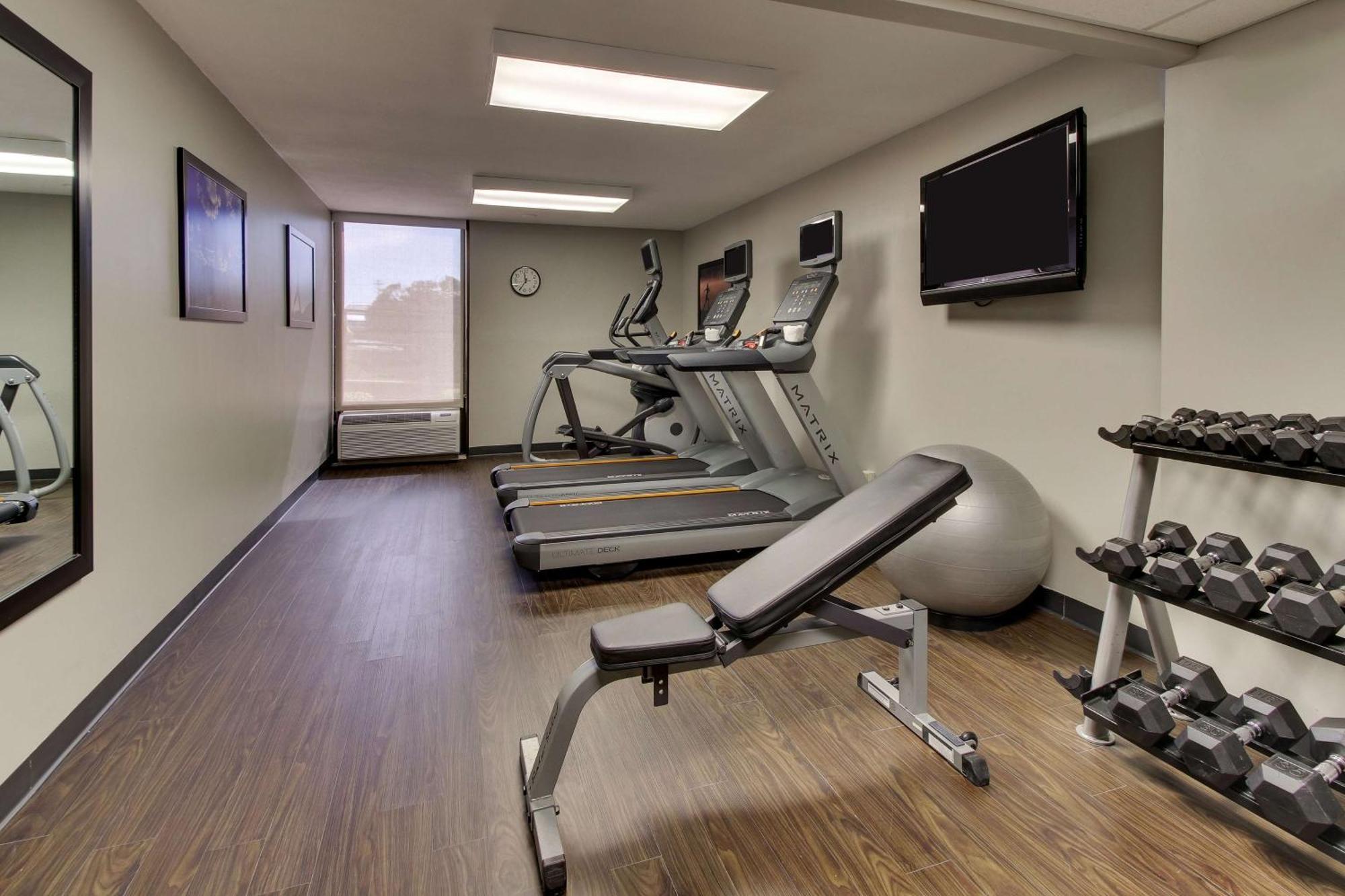 Drury Inn & Suites Поплар Блъф Екстериор снимка
