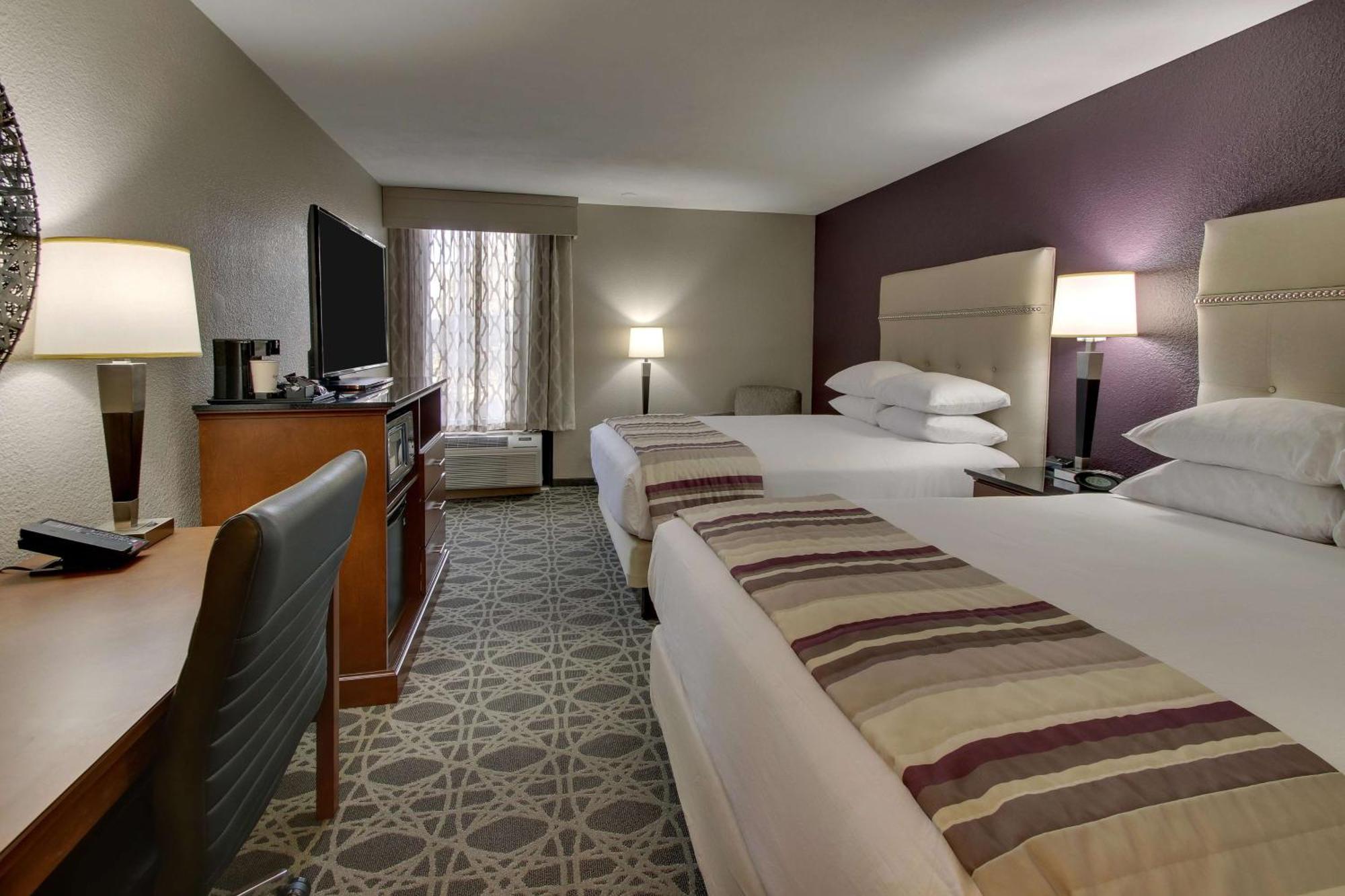 Drury Inn & Suites Поплар Блъф Екстериор снимка
