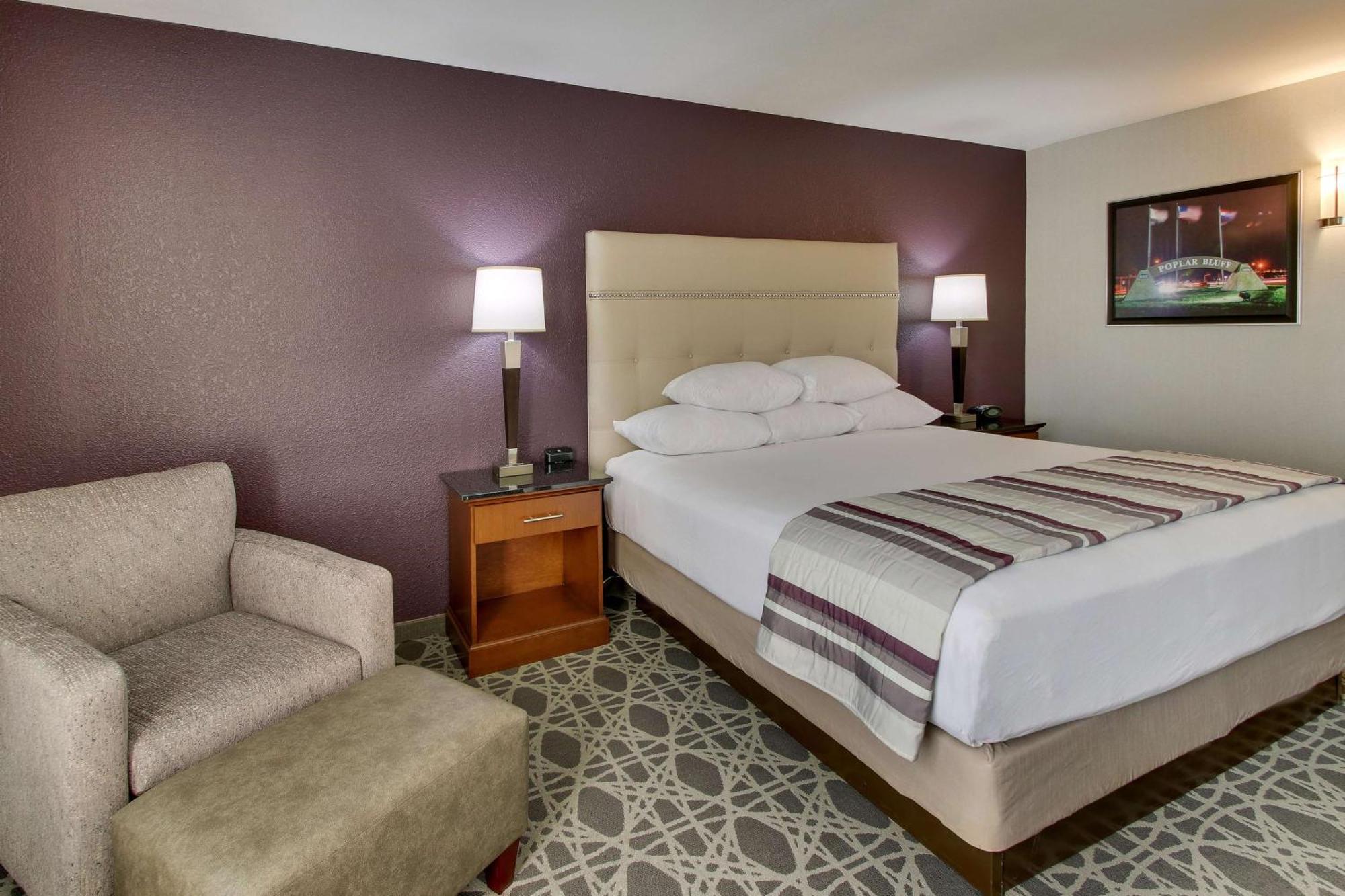 Drury Inn & Suites Поплар Блъф Екстериор снимка