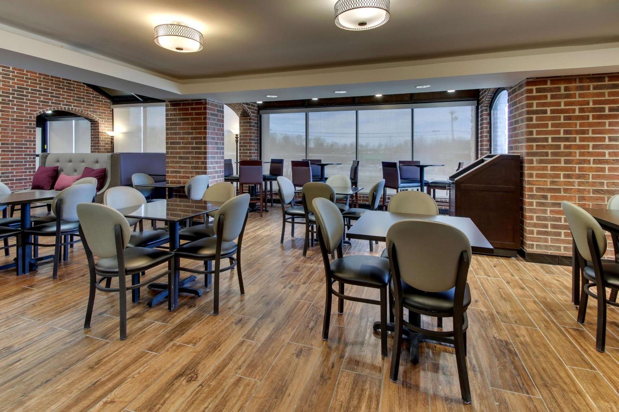 Drury Inn & Suites Поплар Блъф Екстериор снимка